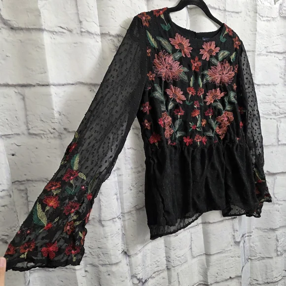American Eagle Outfitters Peplum Top with Red Floral Embroidery Size Large - Picture 12 of 16